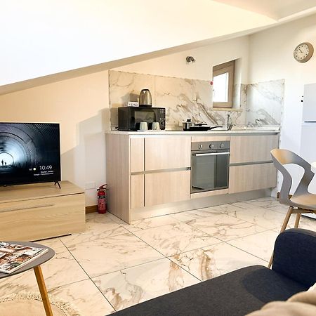 Carolas Luxury House Fiumicino Exterior photo