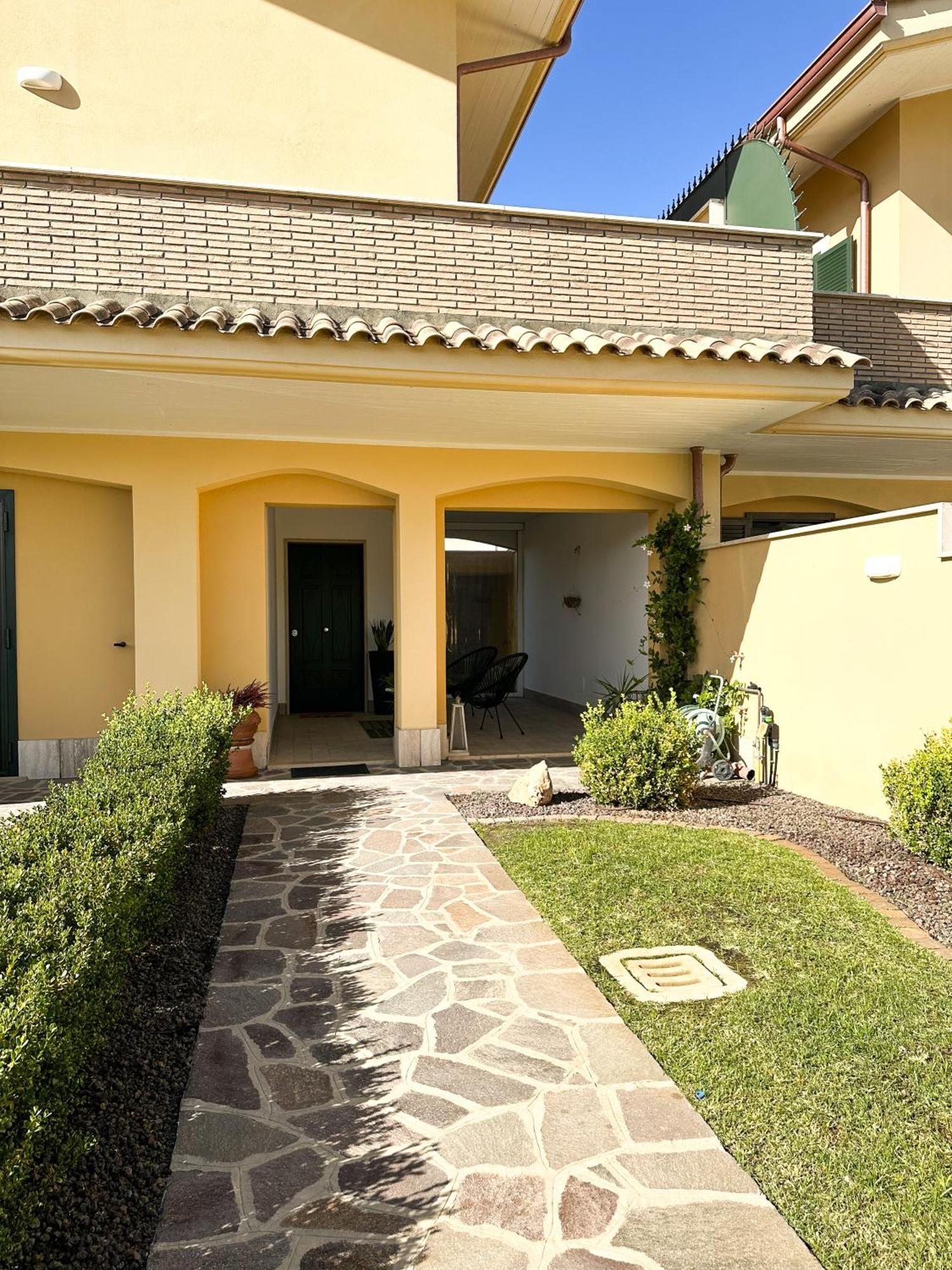 Carolas Luxury House Fiumicino Exterior photo